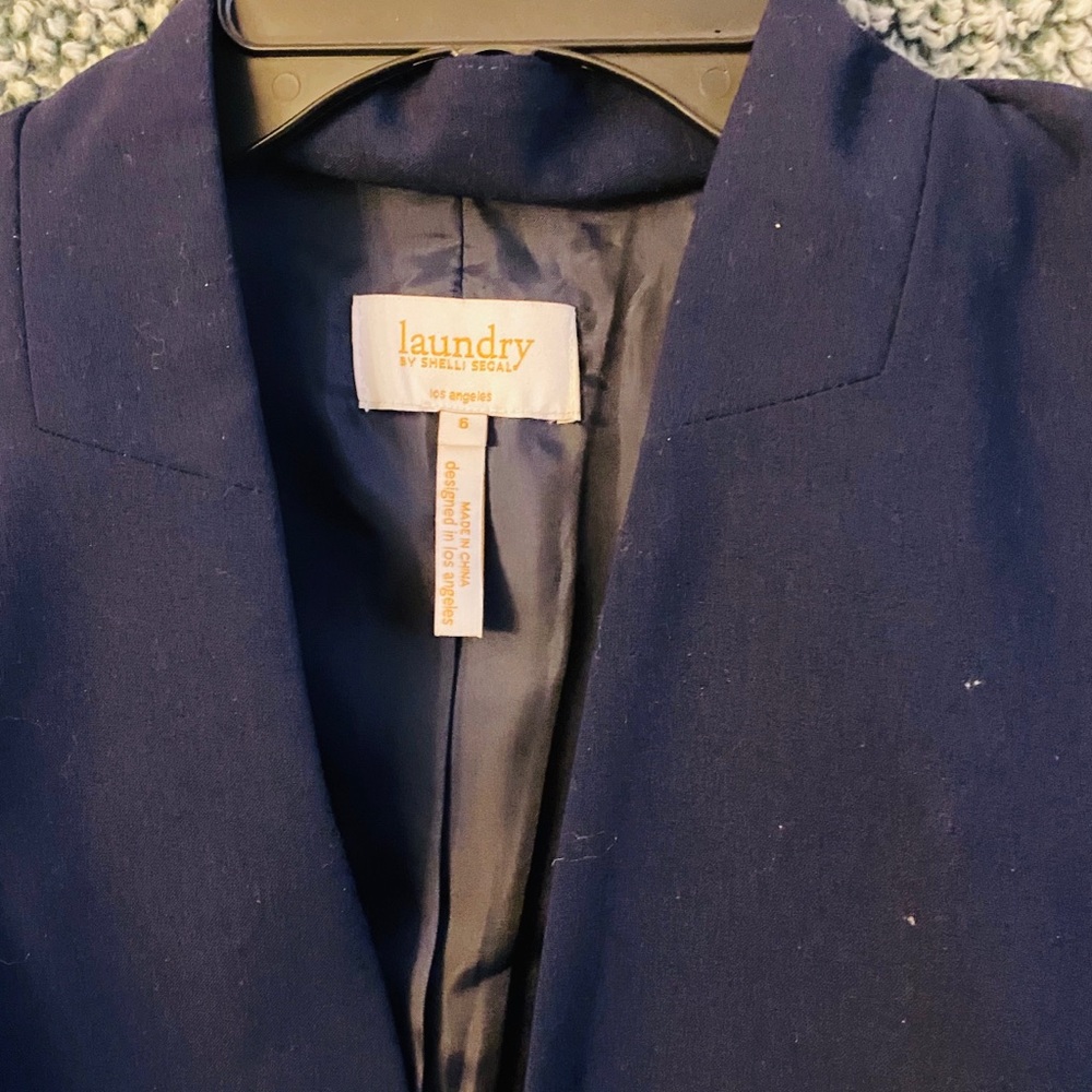 Blazer - Picture 3 of 4